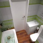 stijlvol design van een badkamer gecombineerd met een toilet