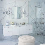 Tekstur marmar bilik mandi putih