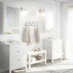 Biała łazienka w stylu prowansalskim