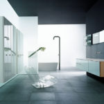 Velká koupelnová hi-tech minimalismus