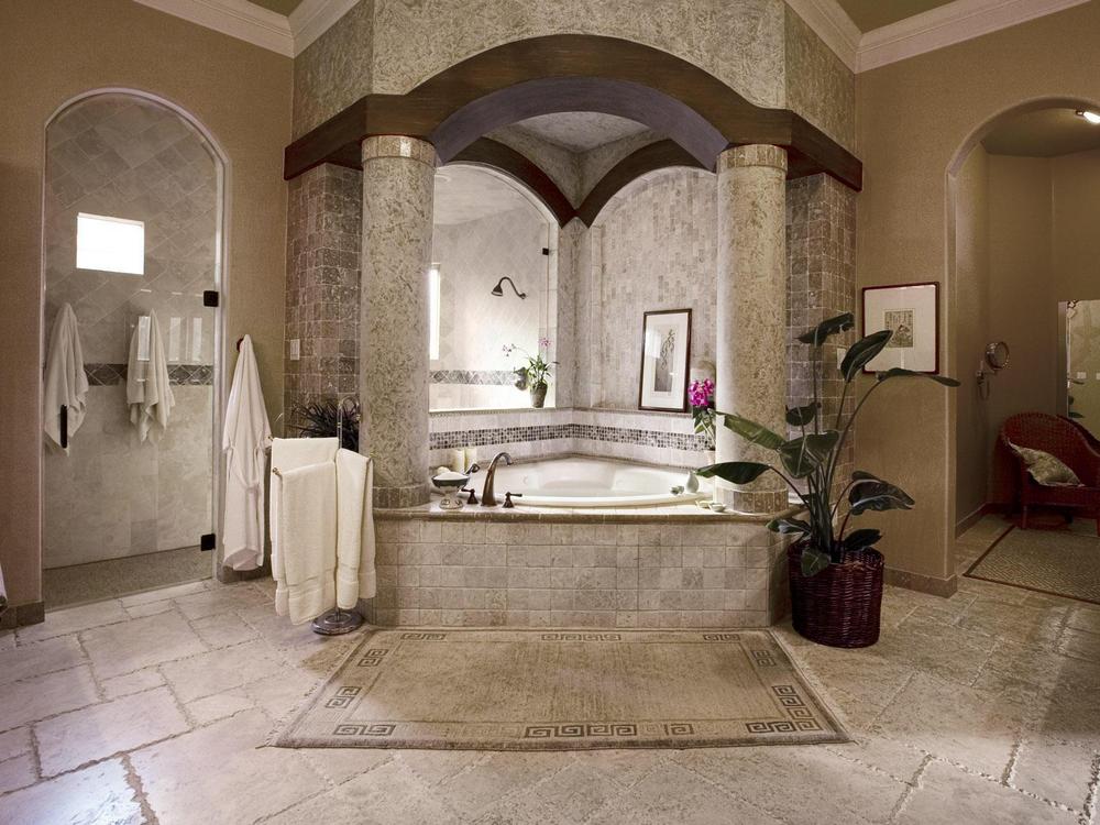 Liela antīkās stila vannas istaba