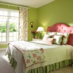 Dekor yatak odası tarzı kireç yeşil renk ve çiçek motifleri
