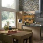 Augsto tehnoloģiju dekoratīvais akmens virtuvē
