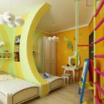 Projeto de um quarto infantil para duas crianças heterossexuais, uma divisória e uma parede sueca