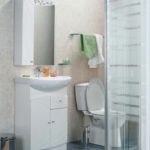 Vannas istabas dizains 6 kv m ar kompaktu mēbeļu komplektu