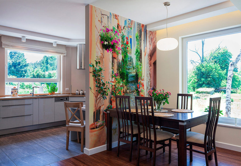 Nástenná maľba v interiéri kuchyne z textilu