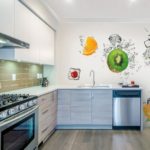 Fali falfestmény konyha belsejében friss gyümölcsökkel