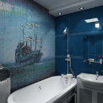 Mozaïek in het badkamerpaneel in een maritieme stijl