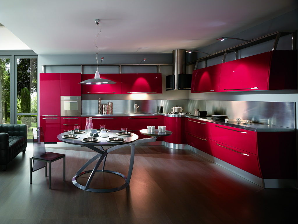 จานห้องครัวสีเทารวมกับสีแดง