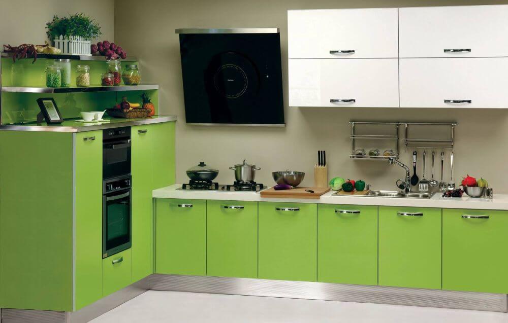 Modernus virtuvės balta-žalia komplektas