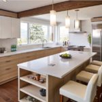Modern konyha világos szett fa padló és mennyezeti gerenda