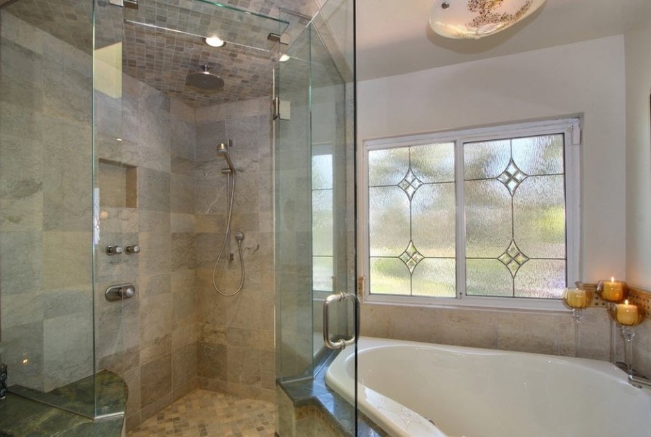 bir pencere ile bir banyo uyumlu tasarım