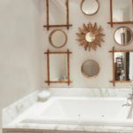 Vannas istabas dekoru oriģinālie spoguļu rāmji