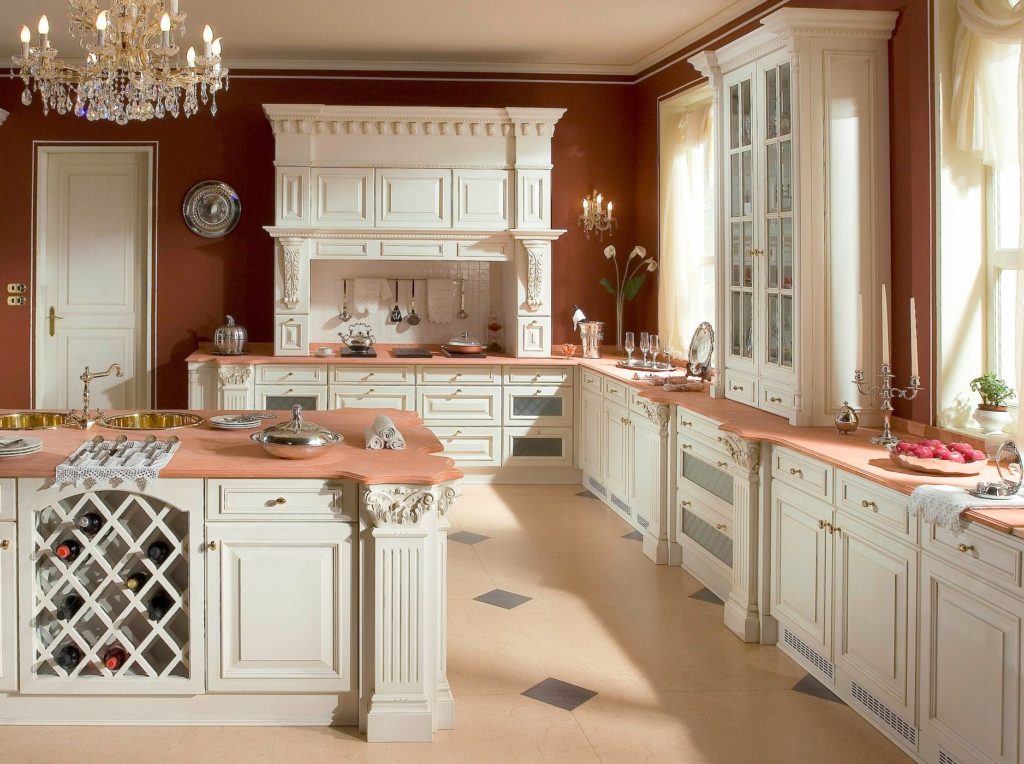 Köksdesign i klassisk stil i ett privat hus