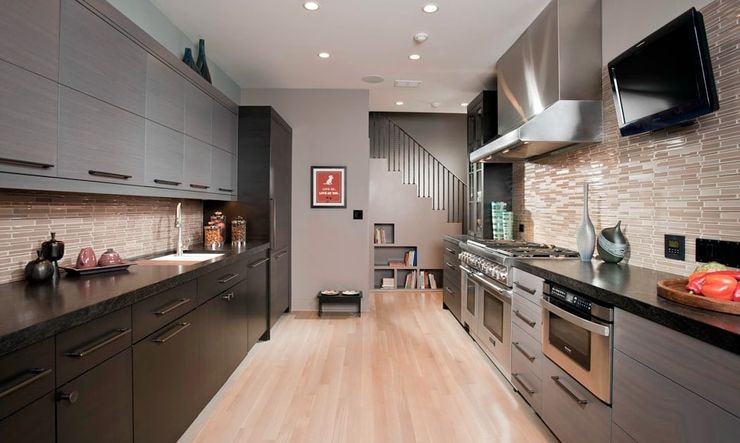 Køkken design i et privat hus parallel layout