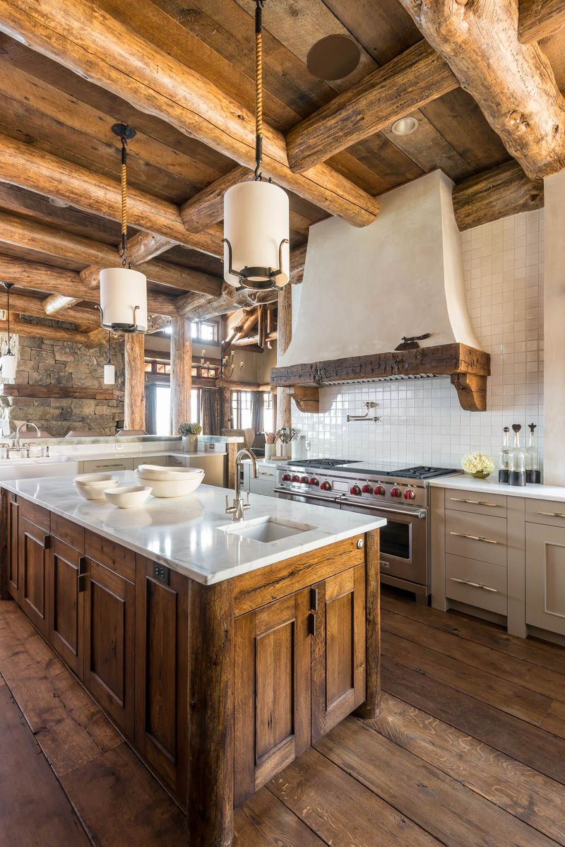 Cucina design in stile rustico di una casa privata