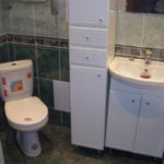 Kruşçev'in köşe tuvaleti ve dolabında banyo tasarımı