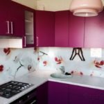 Dapur ungu dengan reka bentuk