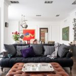 Dipinti all'interno del soggiorno nello stile di Henri Matisse