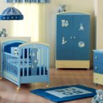 Décoration d'une chambre d'enfant pour un nouveau-né avec des meubles