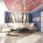 Dekoration av vardagsrummet med pistaschtapet och foto