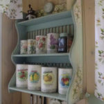 DIY crafts for the kitchen shelf with decoupage