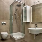 Design modern de baie cu minimalism și hi-tech într-un spațiu mic