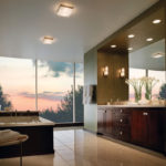Moderní koupelna design s dřevěnými a kachlovými podlahami.jpg