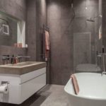 Design modern de baie cu dale de granit.jpg