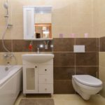 Beige and brown tiles in the bathroom