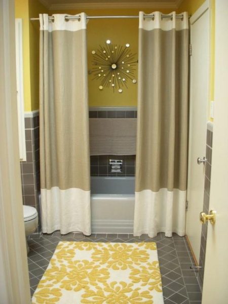 Dzeltens dekors smilškrāsas vannas istabai