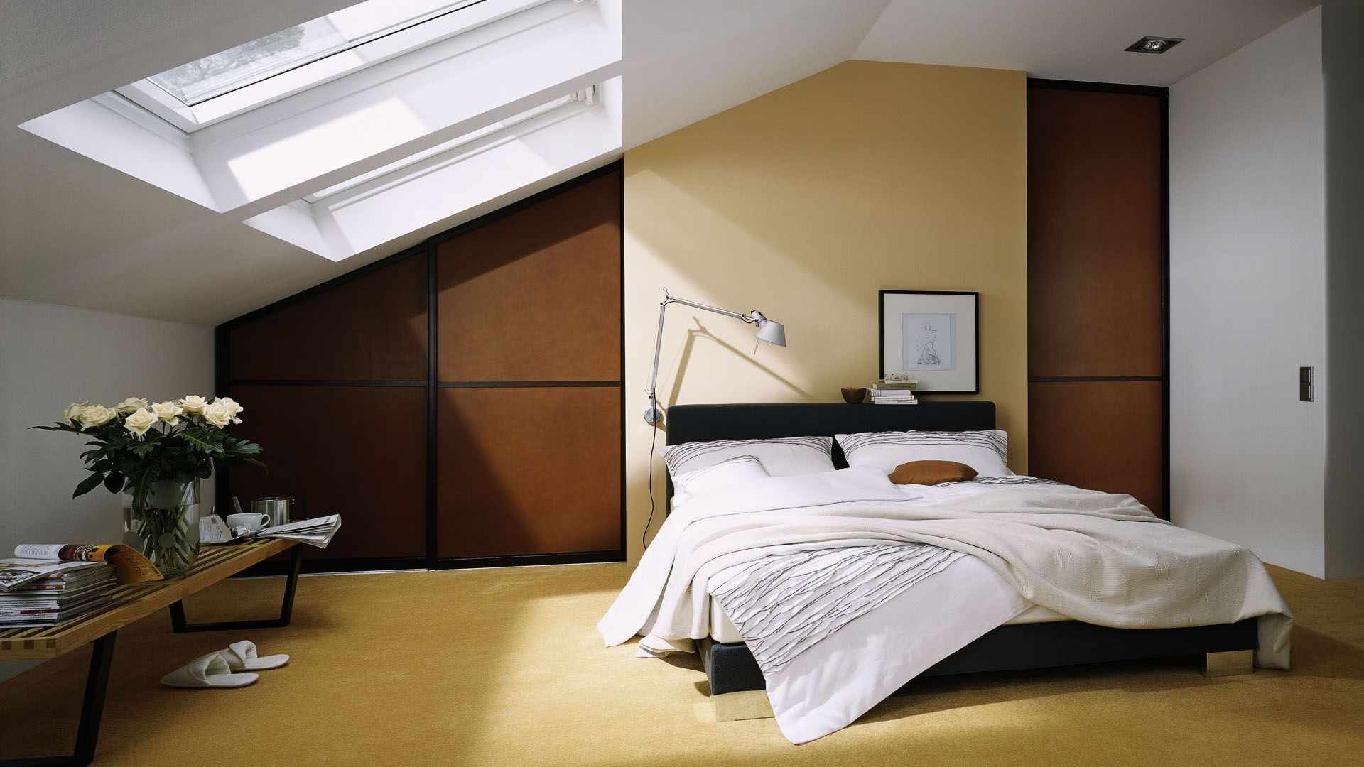 variant of the bright design of the attic bedroom