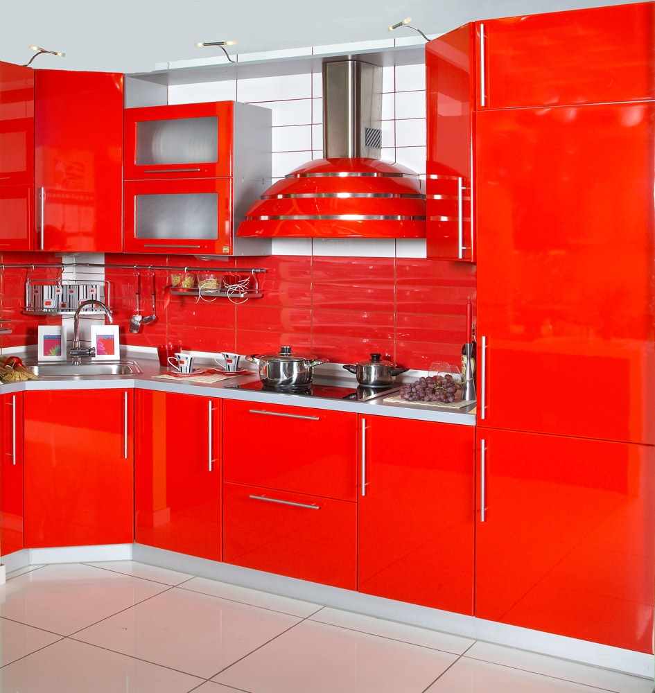 ett exempel på en ovanlig stil med rött kök