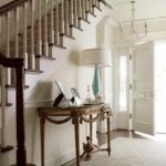 idea di un design luminoso di un corridoio in una foto di una casa privata