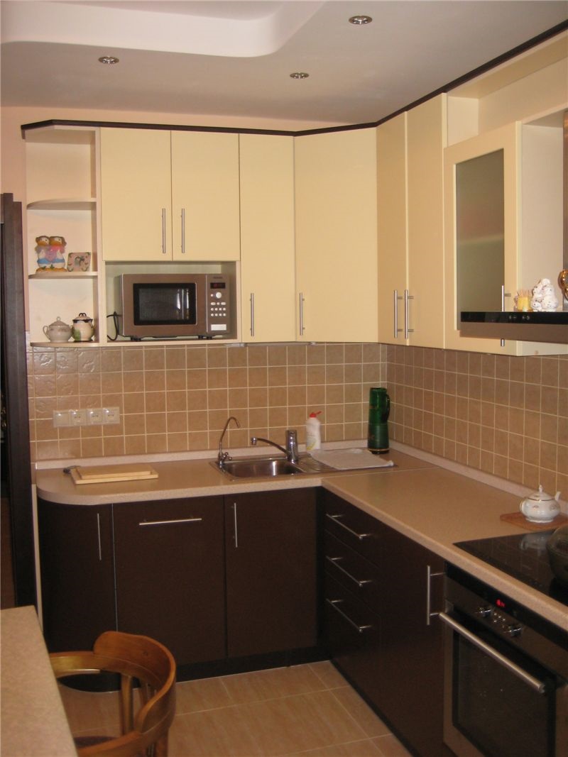 Пример за поразителен дизайн на ъглова кухня