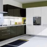 šviesaus dizaino kampinės virtuvės nuotraukos idėja