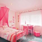 bir kız resmi için bir yatak odası alışılmadık dekor versiyonu