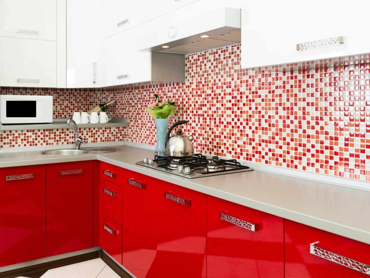 vörös konyha világos kialakításának változata