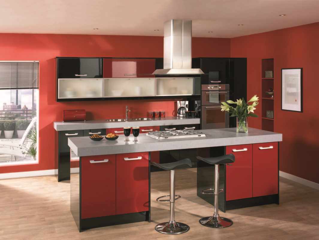 mulighed for en lys stil med rødt køkken