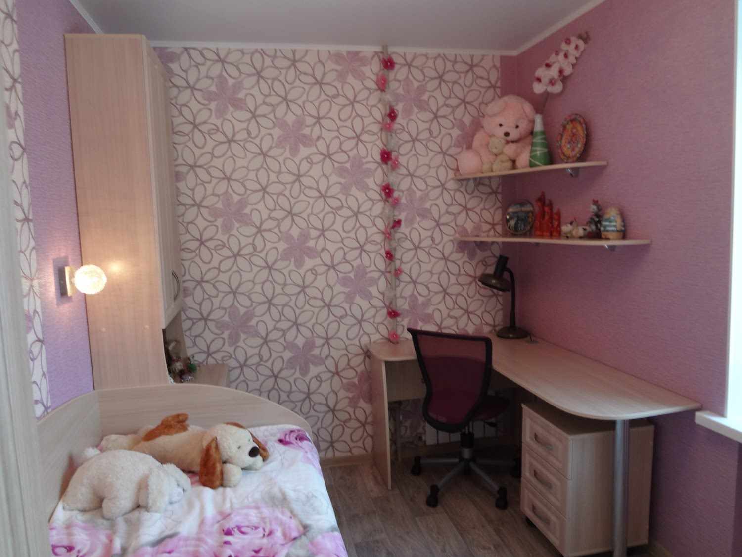 bir kız için bir yatak odası parlak tasarım çesidi