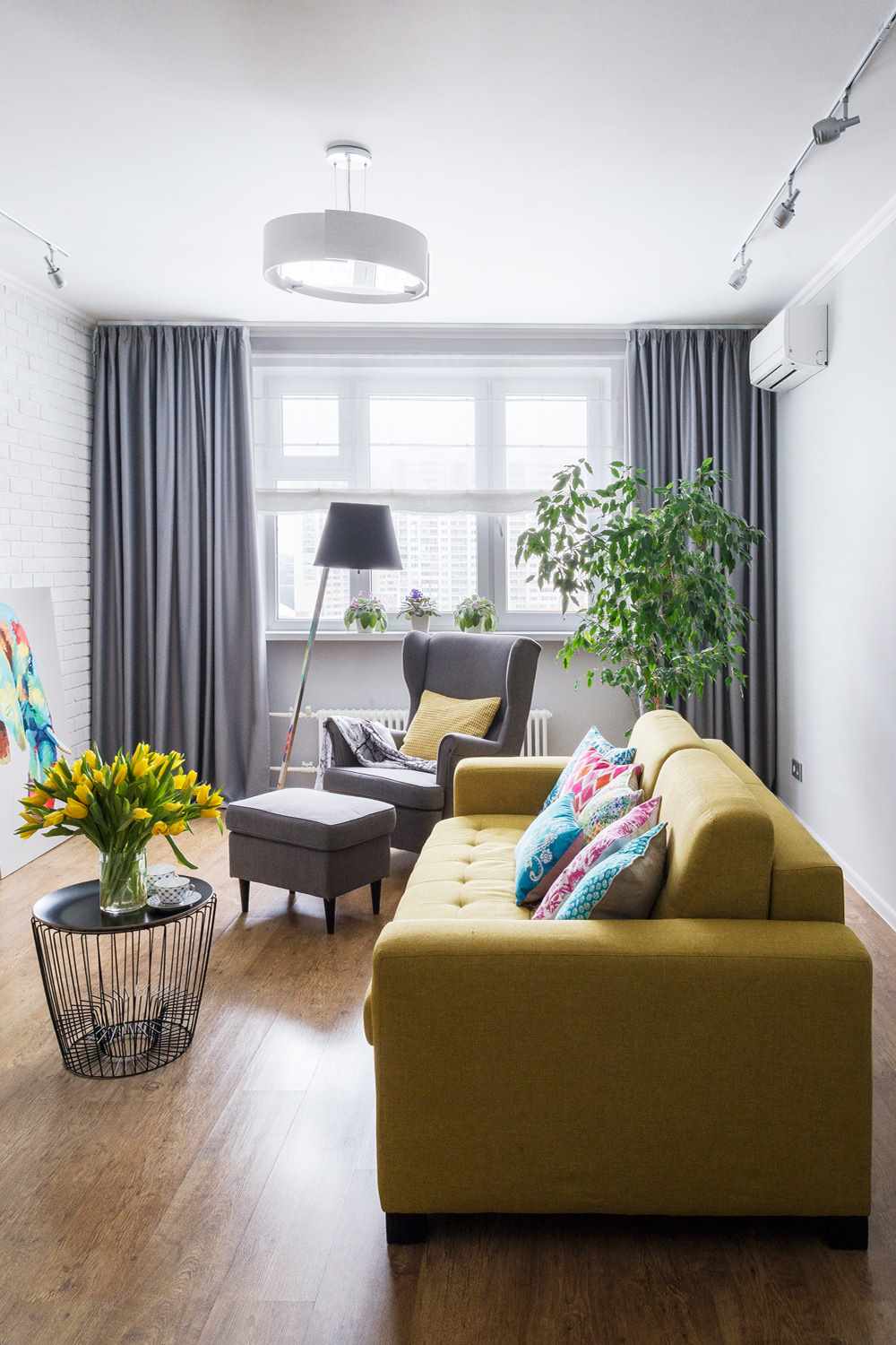 verzia svetlého interiéru obývacej izby 2018