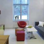 un esempio di applicazione di un design luminoso di un soggiorno nello stile della foto minimalista