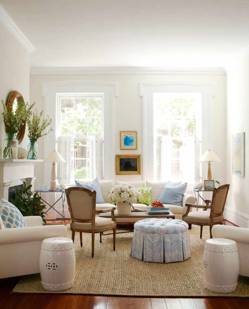 an example of a bright style living room 25 sq.m