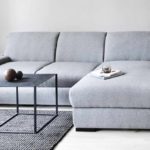 Lehetőség van a nappali gyönyörű belsejének a minimalizmus fotó stílusában történő felhasználására