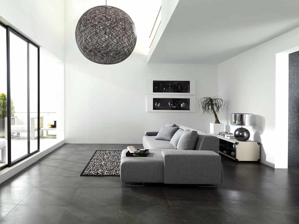 die idee, ein ungewöhnliches dekor eines wohnzimmers im stil des minimalismus zu verwenden