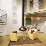 Dzīvojamās istabas skaista stila piemērošanas piemērs ar kamīna attēlu