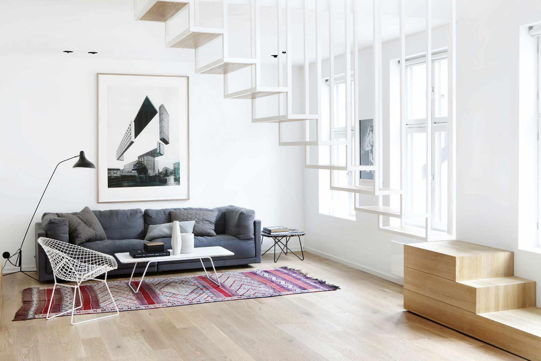 pagpipilian ng paggamit ng isang magandang interior ng isang sala sa estilo ng minimalism