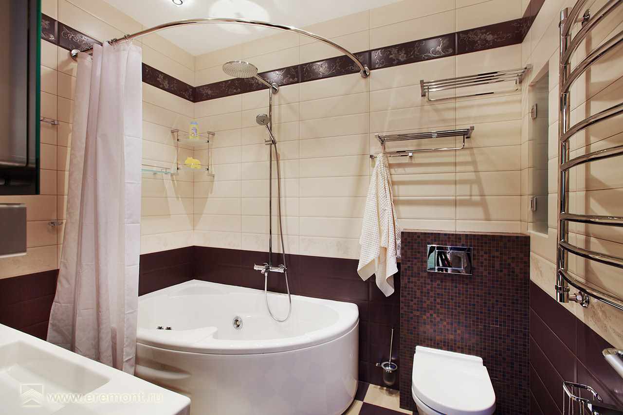 verzia krásneho kúpeľňového interiéru s rohovou vaňou
