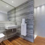 the idea of ​​an unusual interior of the bathroom with tiling