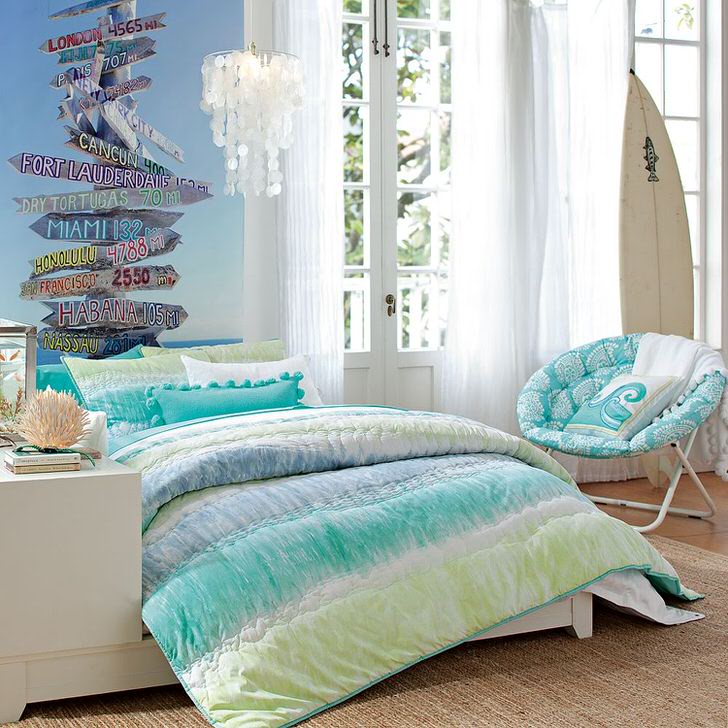 Design camera da letto per una ragazza in tonalità lilla